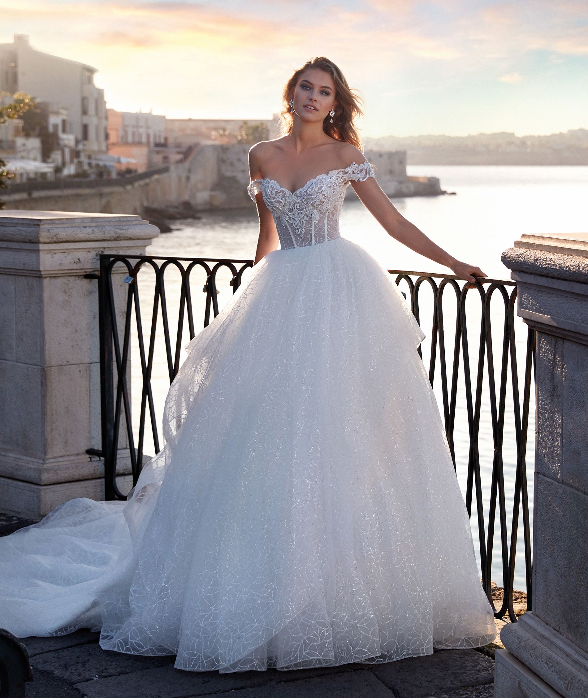 vestido de noiva princesa ombro a ombro bh Vestido de noiva coleção 2021 Nicole Milano Pronovias Princesa evasê sereia bordado clássico casamentos, plus size boho minimalista BH SP Brasília
