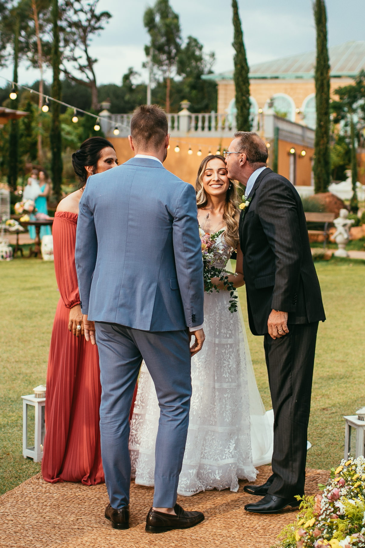 vestido noiva boho chic coleção 2021 Alma Novia Grupo Rosa Clará casamento no campo bh fazenda minimalista princesa evasê reto bordado sereia