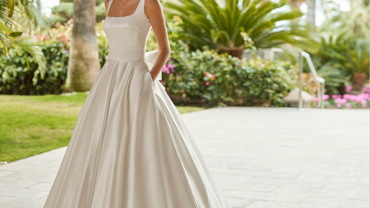 vestido de noiva clássico Vera Wang Brasil de renda com mangas coleção 2023 minimalista belo horizonte são paulo gaetana morato Rosa Clará Pronovias princesa sereia Nicole MIlano Pronovias Boho Chic gaetana morato casamento no campo vestido noiva com brilho vestido de noiva alta costura - VERA WANG BELO HORIZONTE BRASIL LUNA NOVIAS ADRIANA ALIER LUNA STUDIO NICOLE MILANO PRONOVIAS