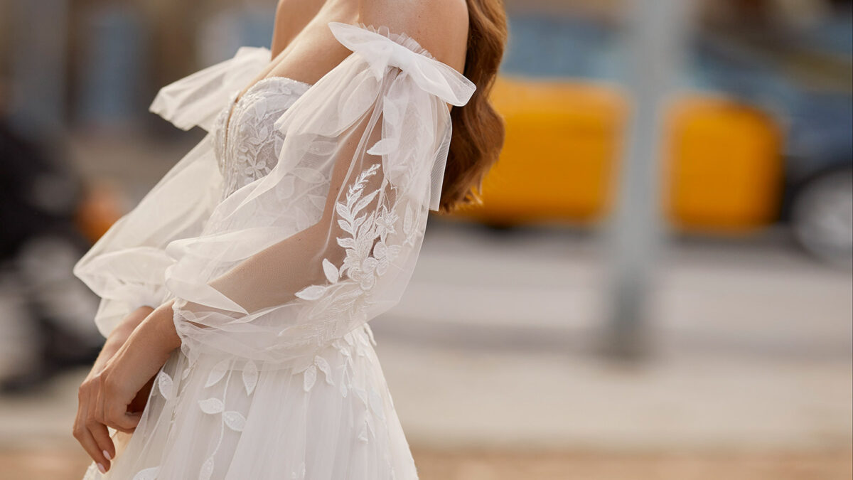 vestido de noiva clássico Vera Wang Brasil de renda com mangas coleção 2023 minimalista belo horizonte são paulo gaetana morato Rosa Clará Pronovias princesa sereia Nicole MIlano Pronovias Boho Chic gaetana morato casamento no campo vestido noiva com brilho vestido de noiva alta costura - VERA WANG BELO HORIZONTE BRASIL LUNA NOVIAS ADRIANA ALIER LUNA STUDIO NICOLE MILANO PRONOVIAS