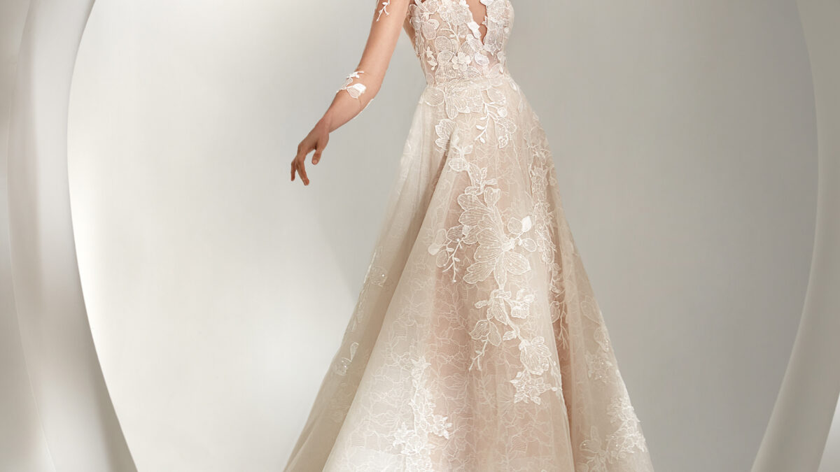 vestido de noiva clássico Vera Wang Brasil de renda com mangas coleção 2023 minimalista belo horizonte são paulo gaetana morato Rosa Clará Pronovias princesa sereia Nicole MIlano Pronovias Boho Chic gaetana morato casamento no campo vestido noiva com brilho vestido de noiva alta costura - VERA WANG BELO HORIZONTE BRASIL LUNA NOVIAS ADRIANA ALIER LUNA STUDIO NICOLE MILANO PRONOVIAS