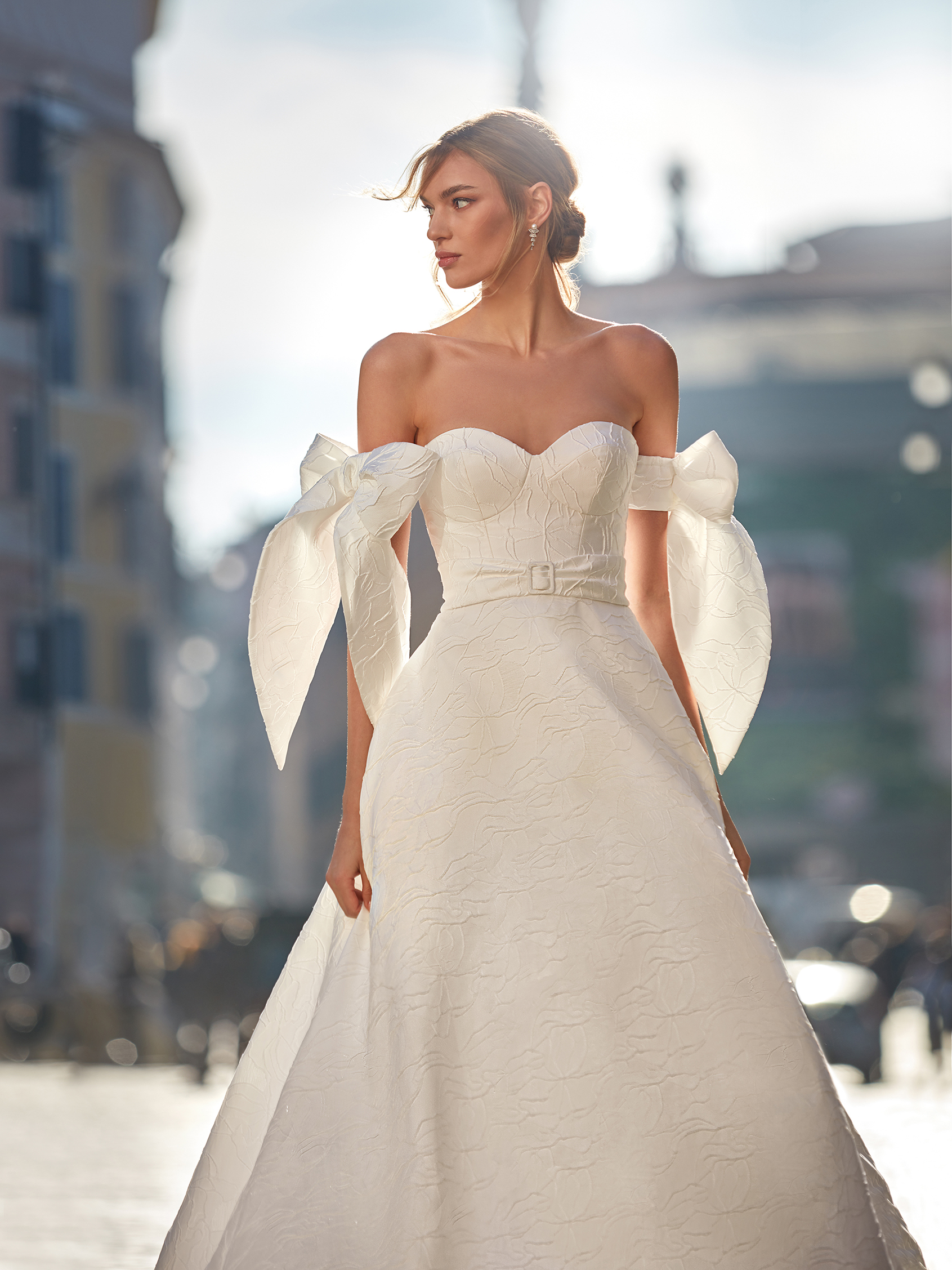 VESTIDO DE NOIVA ALTA COSTURA BELO HORIZONTE PRONOVIAS ATELIER PRONOVIAS ROSA CLARÁ GAETANA MORATO NICOLE MILANO VERA WANG BRIDE SÃO PAULO BRASÍLIA VESTIDO NOIVA PRINCESA MINIMALISTA MODERNO EVASÊ SEREIA MIKADO SEDA CETIM RENDA PRONOVIAS PRIVÉE
