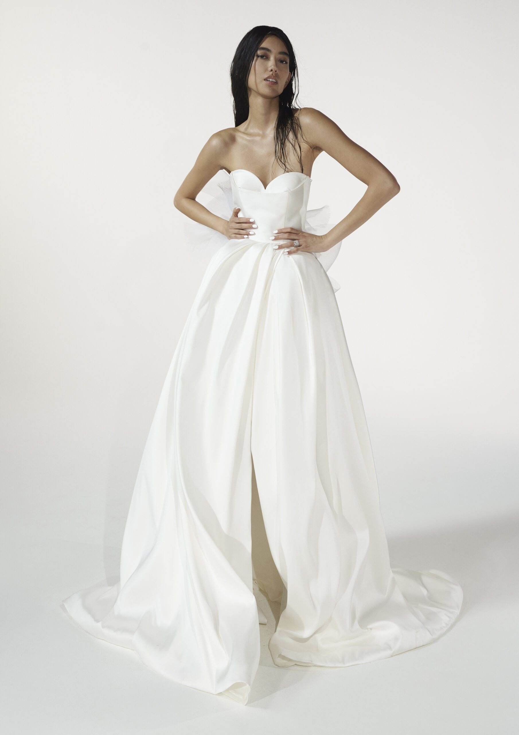 VESTIDO DE NOIVA ALTA COSTURA BELO HORIZONTE PRONOVIAS ATELIER PRONOVIAS ROSA CLARÁ GAETANA MORATO NICOLE MILANO VERA WANG BRIDE SÃO PAULO BRASÍLIA VESTIDO NOIVA PRINCESA MINIMALISTA MODERNO EVASÊ SEREIA MIKADO SEDA CETIM RENDA PRONOVIAS PRIVÉE