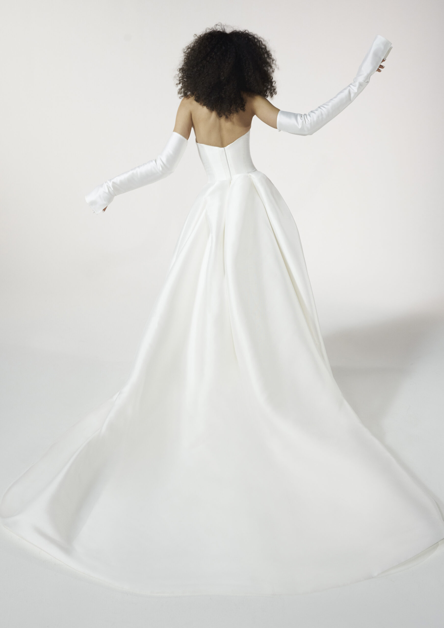 VESTIDO DE NOIVA ALTA COSTURA BELO HORIZONTE PRONOVIAS ATELIER PRONOVIAS ROSA CLARÁ GAETANA MORATO NICOLE MILANO VERA WANG BRIDE SÃO PAULO BRASÍLIA VESTIDO NOIVA PRINCESA MINIMALISTA MODERNO EVASÊ SEREIA MIKADO SEDA CETIM RENDA PRONOVIAS PRIVÉE