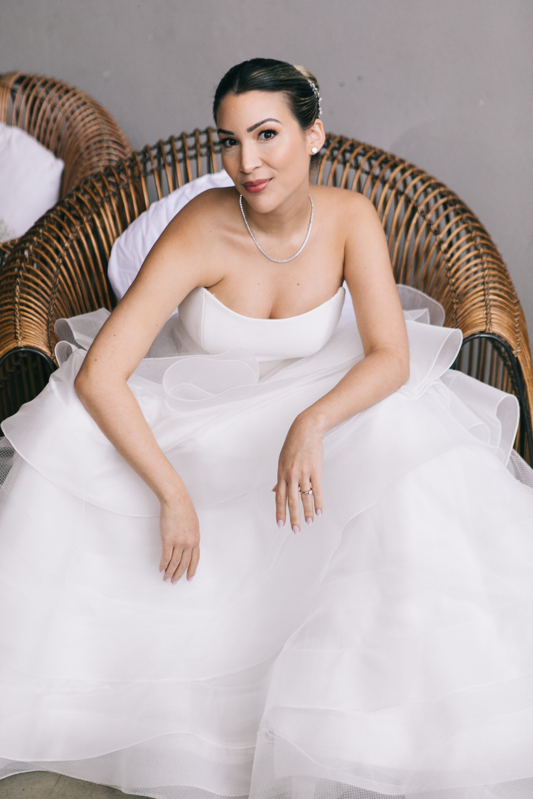 VESTIDO DE NOIVA ALTA COSTURA BELO HORIZONTE PRONOVIAS ATELIER PRONOVIAS ROSA CLARÁ GAETANA MORATO NICOLE MILANO VERA WANG BRIDE SÃO PAULO BRASÍLIA VESTIDO NOIVA PRINCESA MINIMALISTA MODERNO EVASÊ SEREIA MIKADO SEDA CETIM RENDA PRONOVIAS PRIVÉE