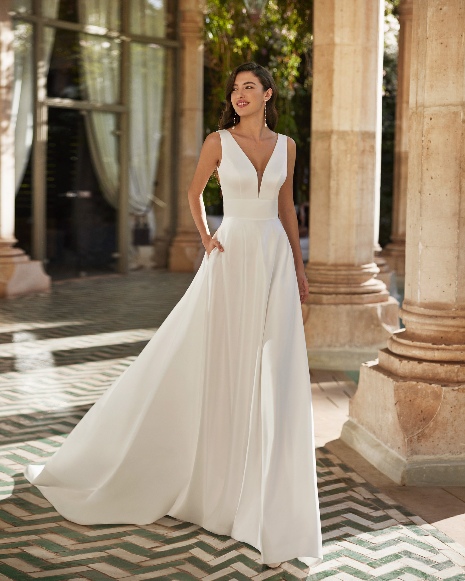 VESTIDO DE NOIVA ALTA COSTURA BELO HORIZONTE PRONOVIAS ATELIER PRONOVIAS ROSA CLARÁ GAETANA MORATO NICOLE MILANO VERA WANG BRIDE SÃO PAULO BRASÍLIA VESTIDO NOIVA PRINCESA MINIMALISTA MODERNO EVASÊ SEREIA MIKADO SEDA CETIM RENDA PRONOVIAS PRIVÉE