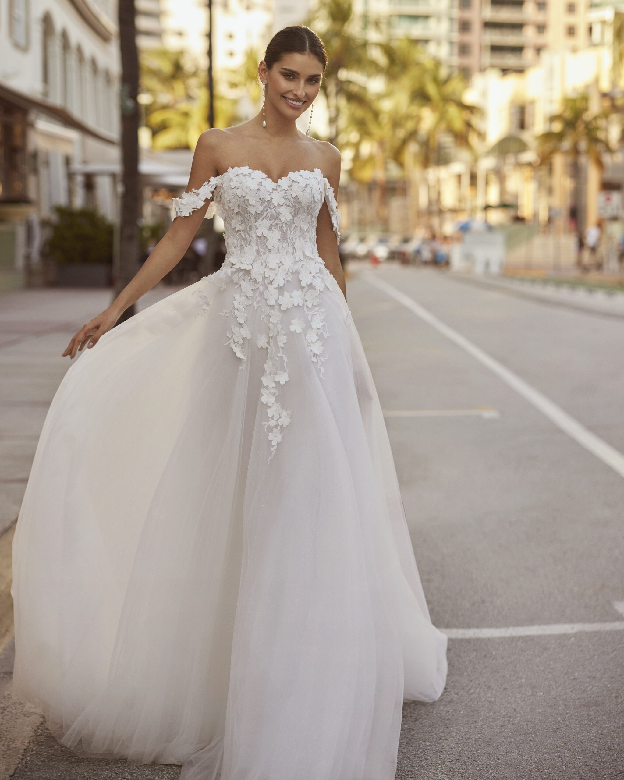 VESTIDO DE NOIVA ALTA COSTURA BELO HORIZONTE PRONOVIAS ATELIER PRONOVIAS ROSA CLARÁ GAETANA MORATO NICOLE MILANO VERA WANG BRIDE SÃO PAULO BRASÍLIA VESTIDO NOIVA PRINCESA MINIMALISTA MODERNO EVASÊ SEREIA MIKADO SEDA CETIM RENDA PRONOVIAS PRIVÉE