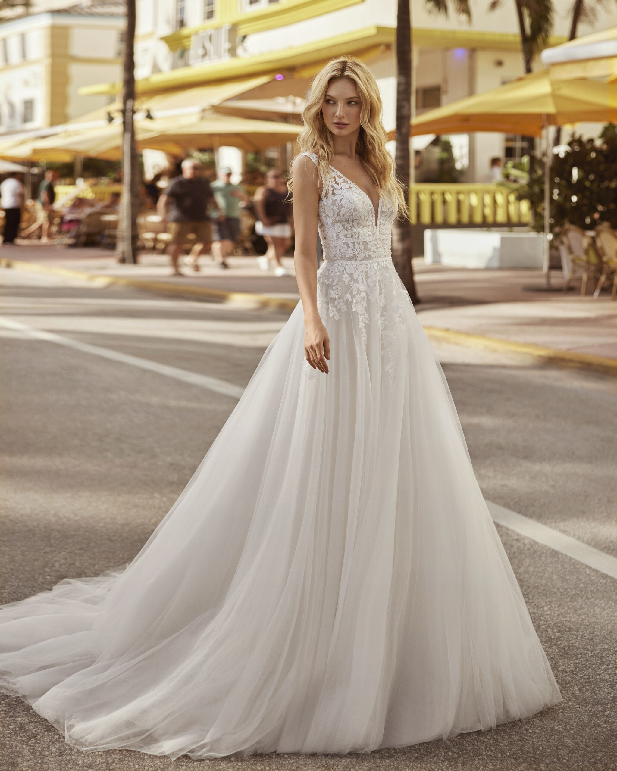 VESTIDO DE NOIVA ALTA COSTURA BELO HORIZONTE PRONOVIAS ATELIER PRONOVIAS ROSA CLARÁ GAETANA MORATO NICOLE MILANO VERA WANG BRIDE SÃO PAULO BRASÍLIA VESTIDO NOIVA PRINCESA MINIMALISTA MODERNO EVASÊ SEREIA MIKADO SEDA CETIM RENDA PRONOVIAS PRIVÉE