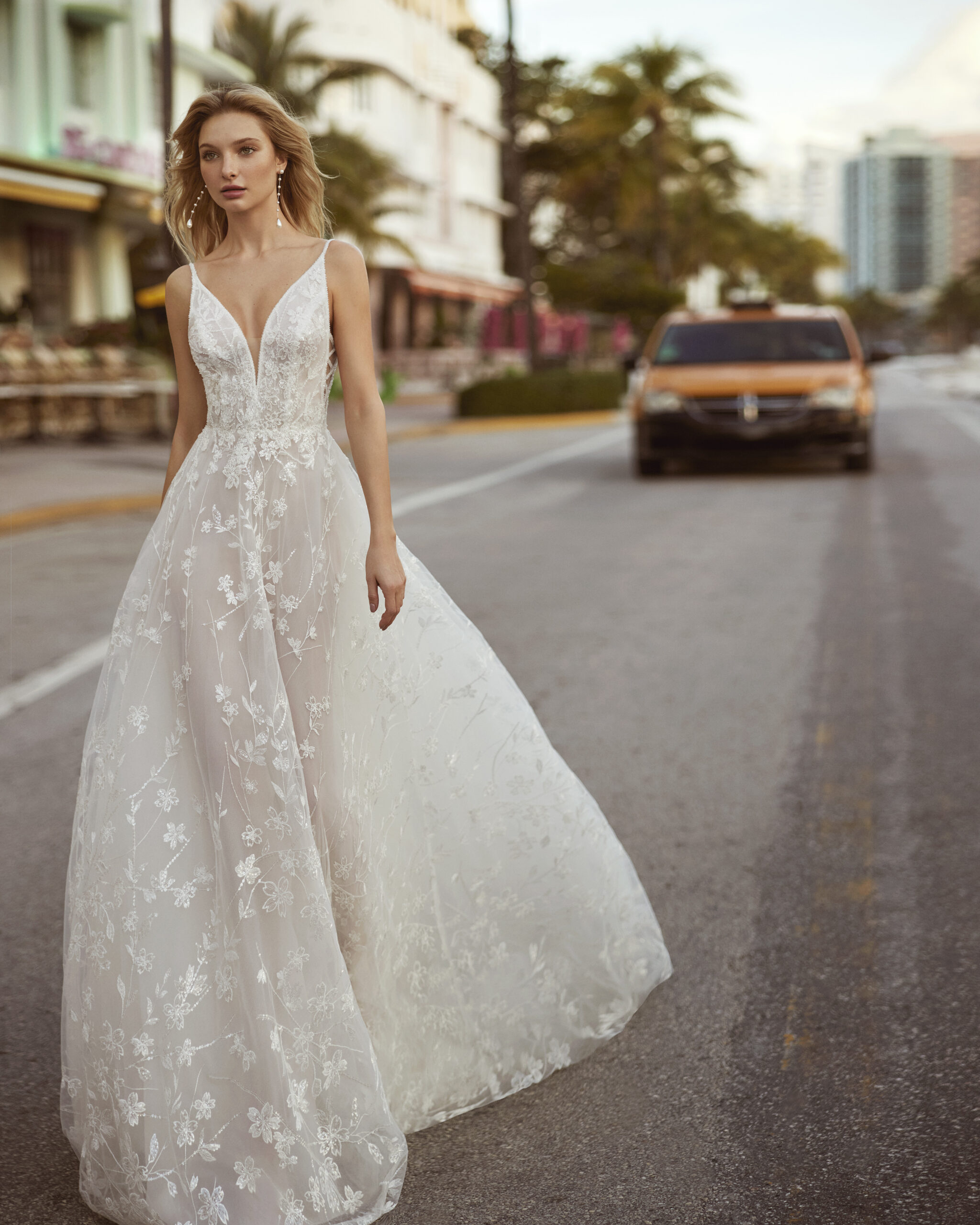 VESTIDO DE NOIVA ALTA COSTURA BELO HORIZONTE PRONOVIAS ATELIER PRONOVIAS ROSA CLARÁ GAETANA MORATO NICOLE MILANO VERA WANG BRIDE SÃO PAULO BRASÍLIA VESTIDO NOIVA PRINCESA MINIMALISTA MODERNO EVASÊ SEREIA MIKADO SEDA CETIM RENDA PRONOVIAS PRIVÉE
