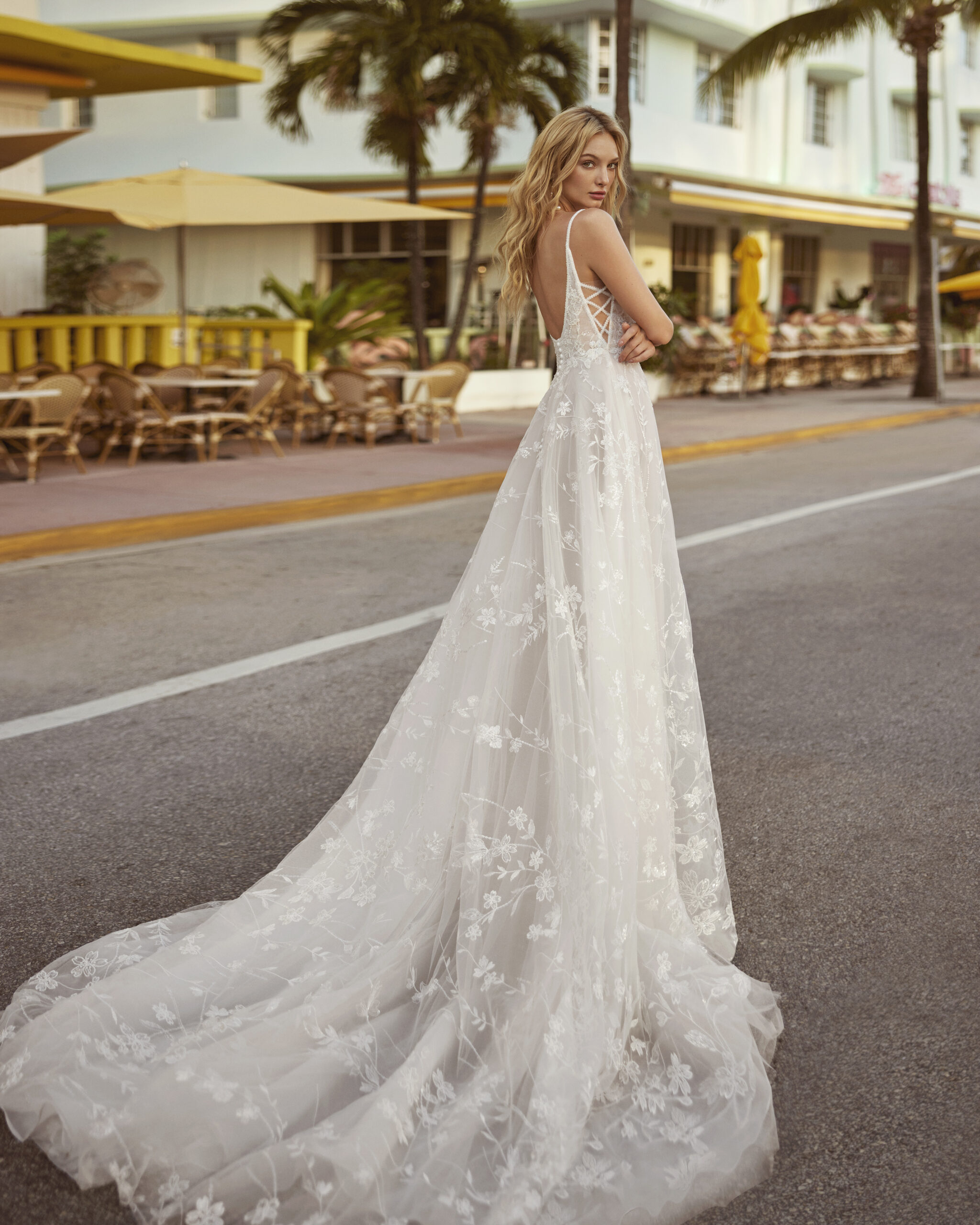 VESTIDO DE NOIVA ALTA COSTURA BELO HORIZONTE PRONOVIAS ATELIER PRONOVIAS ROSA CLARÁ GAETANA MORATO NICOLE MILANO VERA WANG BRIDE SÃO PAULO BRASÍLIA VESTIDO NOIVA PRINCESA MINIMALISTA MODERNO EVASÊ SEREIA MIKADO SEDA CETIM RENDA PRONOVIAS PRIVÉE