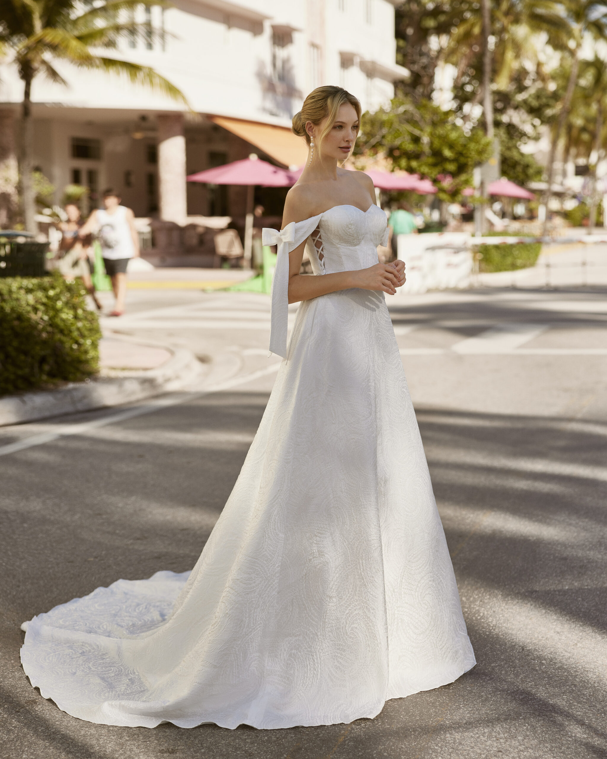 VESTIDO DE NOIVA ALTA COSTURA BELO HORIZONTE PRONOVIAS ATELIER PRONOVIAS ROSA CLARÁ GAETANA MORATO NICOLE MILANO VERA WANG BRIDE SÃO PAULO BRASÍLIA VESTIDO NOIVA PRINCESA MINIMALISTA MODERNO EVASÊ SEREIA MIKADO SEDA CETIM RENDA PRONOVIAS PRIVÉE
