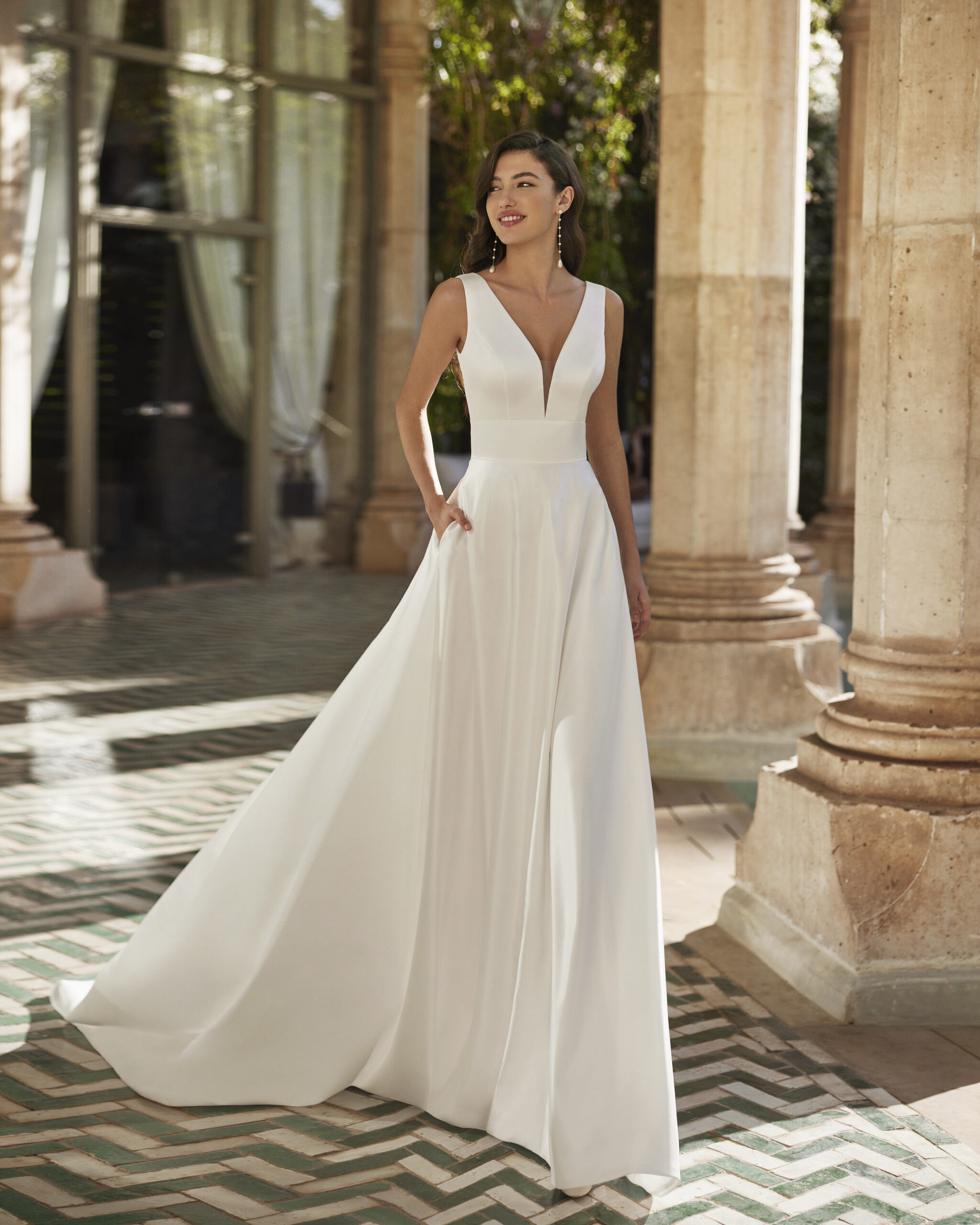 VESTIDO DE NOIVA ALTA COSTURA BELO HORIZONTE PRONOVIAS ATELIER PRONOVIAS ROSA CLARÁ GAETANA MORATO NICOLE MILANO VERA WANG BRIDE SÃO PAULO BRASÍLIA VESTIDO NOIVA PRINCESA MINIMALISTA MODERNO EVASÊ SEREIA MIKADO SEDA CETIM RENDA PRONOVIAS PRIVÉE