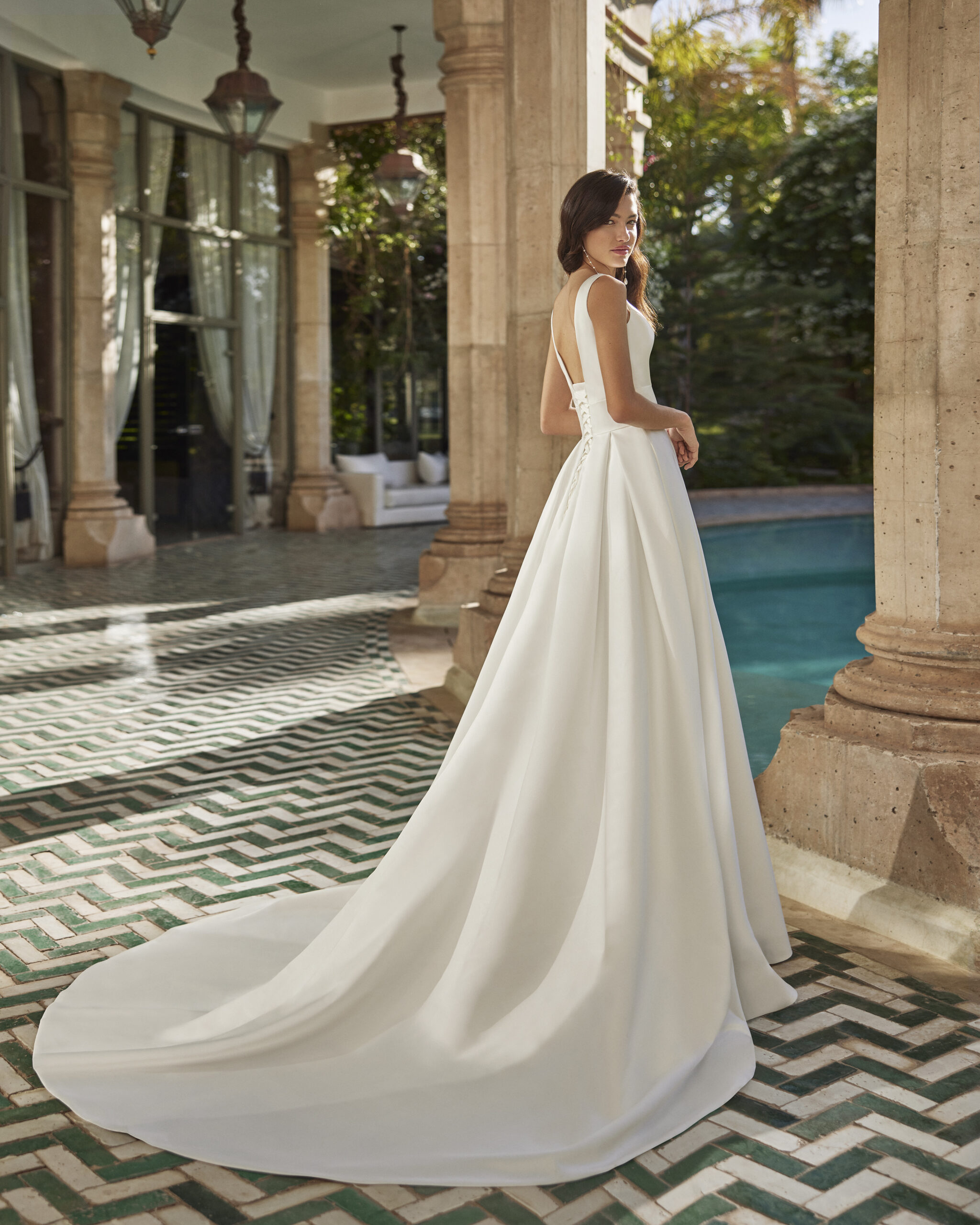 VESTIDO DE NOIVA ALTA COSTURA BELO HORIZONTE PRONOVIAS ATELIER PRONOVIAS ROSA CLARÁ GAETANA MORATO NICOLE MILANO VERA WANG BRIDE SÃO PAULO BRASÍLIA VESTIDO NOIVA PRINCESA MINIMALISTA MODERNO EVASÊ SEREIA MIKADO SEDA CETIM RENDA PRONOVIAS PRIVÉE