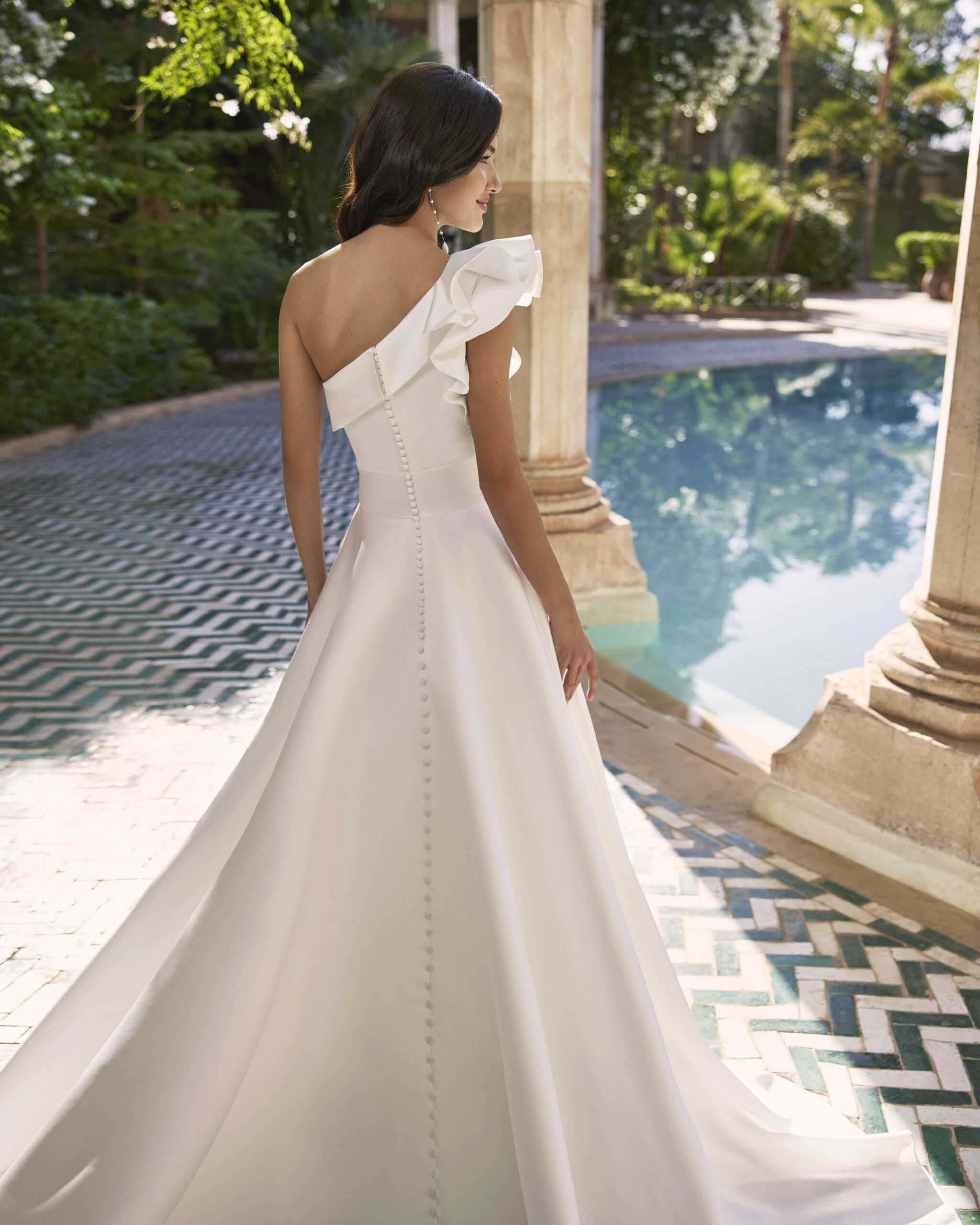 VESTIDO DE NOIVA ALTA COSTURA BELO HORIZONTE PRONOVIAS ATELIER PRONOVIAS ROSA CLARÁ GAETANA MORATO NICOLE MILANO VERA WANG BRIDE SÃO PAULO BRASÍLIA VESTIDO NOIVA PRINCESA MINIMALISTA MODERNO EVASÊ SEREIA MIKADO SEDA CETIM RENDA PRONOVIAS PRIVÉE