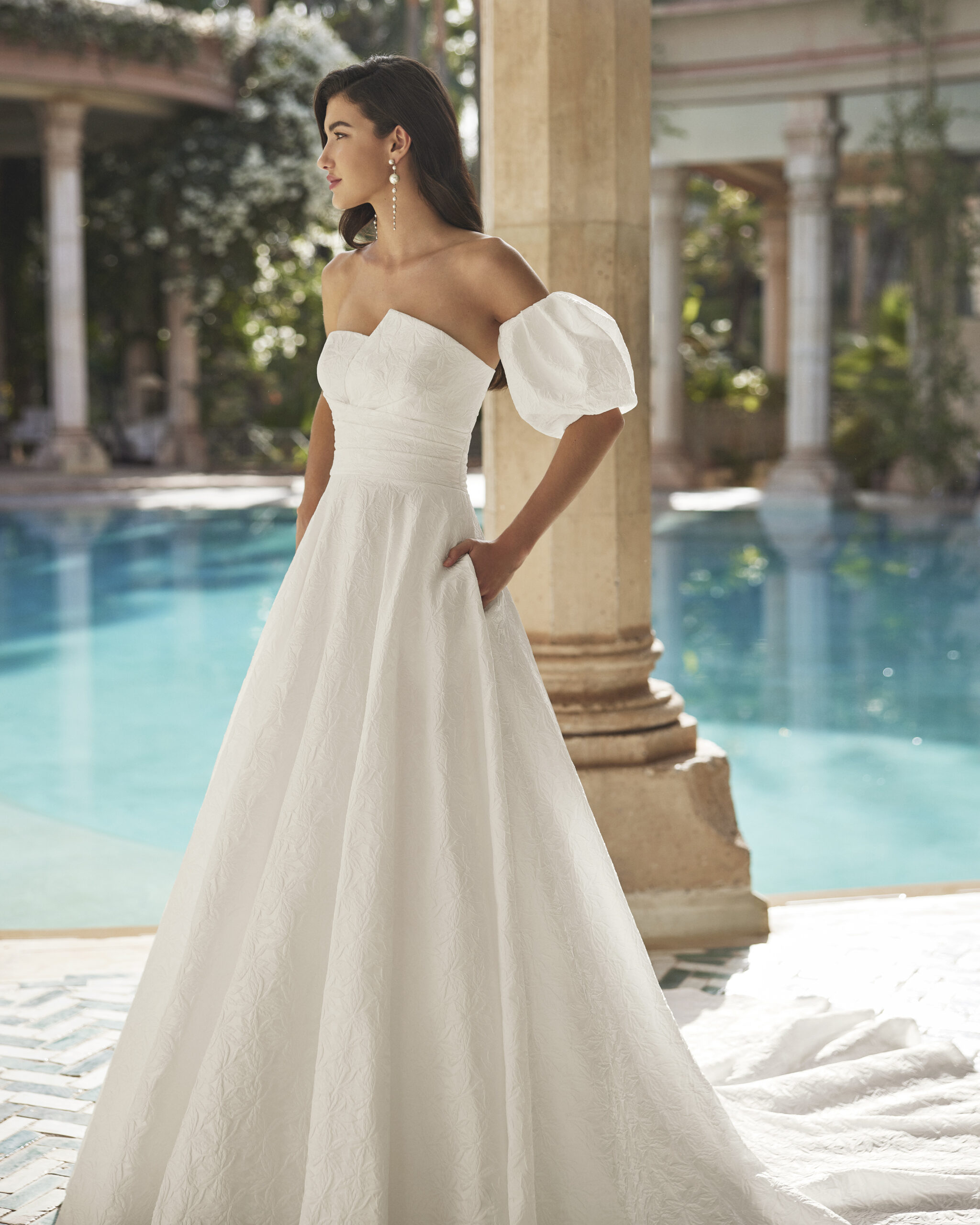 VESTIDO DE NOIVA ALTA COSTURA BELO HORIZONTE PRONOVIAS ATELIER PRONOVIAS ROSA CLARÁ GAETANA MORATO NICOLE MILANO VERA WANG BRIDE SÃO PAULO BRASÍLIA VESTIDO NOIVA PRINCESA MINIMALISTA MODERNO EVASÊ SEREIA MIKADO SEDA CETIM RENDA PRONOVIAS PRIVÉE