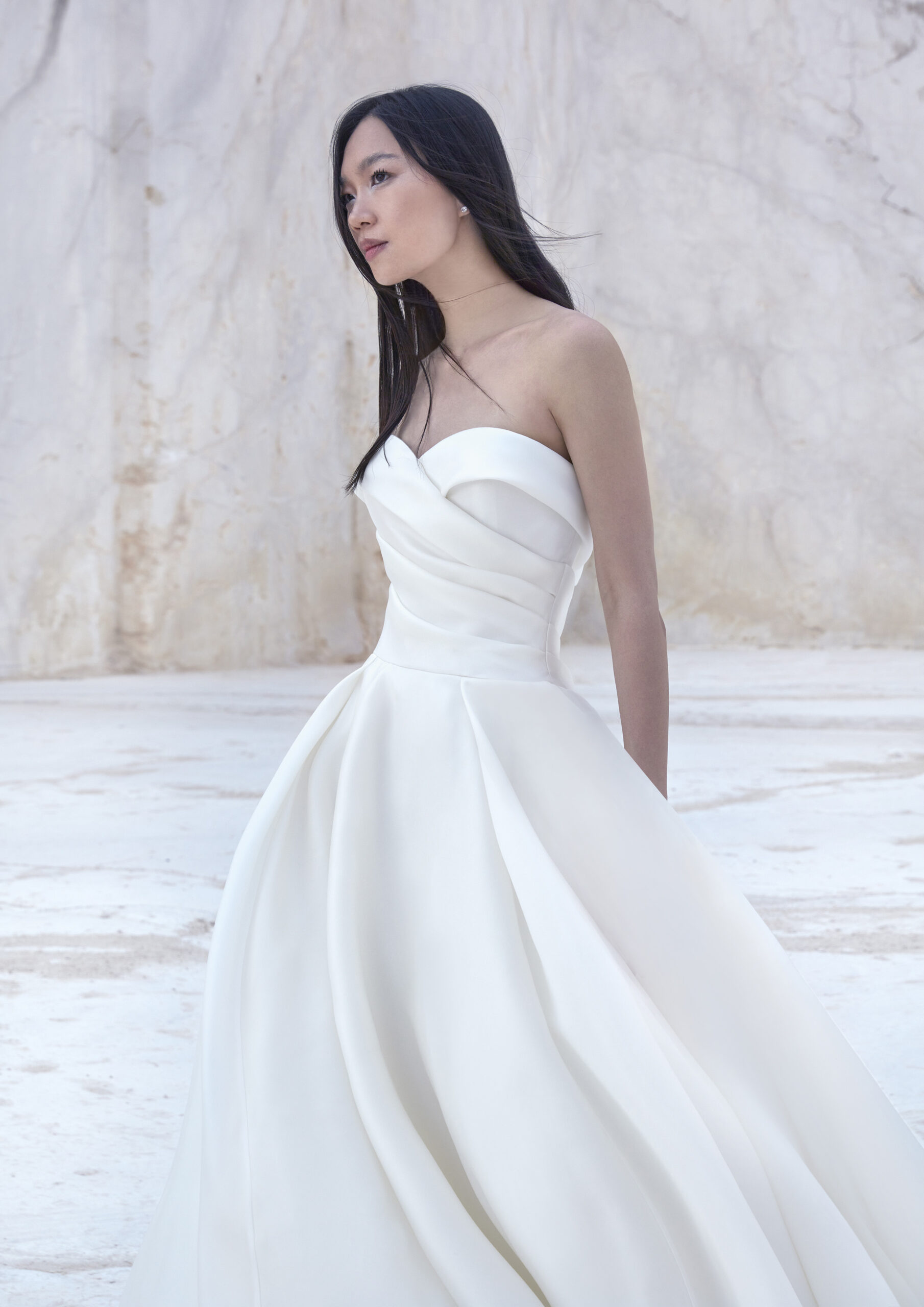 VESTIDO DE NOIVA ALTA COSTURA BELO HORIZONTE PRONOVIAS ATELIER PRONOVIAS ROSA CLARÁ GAETANA MORATO NICOLE MILANO VERA WANG BRIDE SÃO PAULO BRASÍLIA VESTIDO NOIVA PRINCESA MINIMALISTA MODERNO EVASÊ SEREIA MIKADO SEDA CETIM RENDA PRONOVIAS PRIVÉE