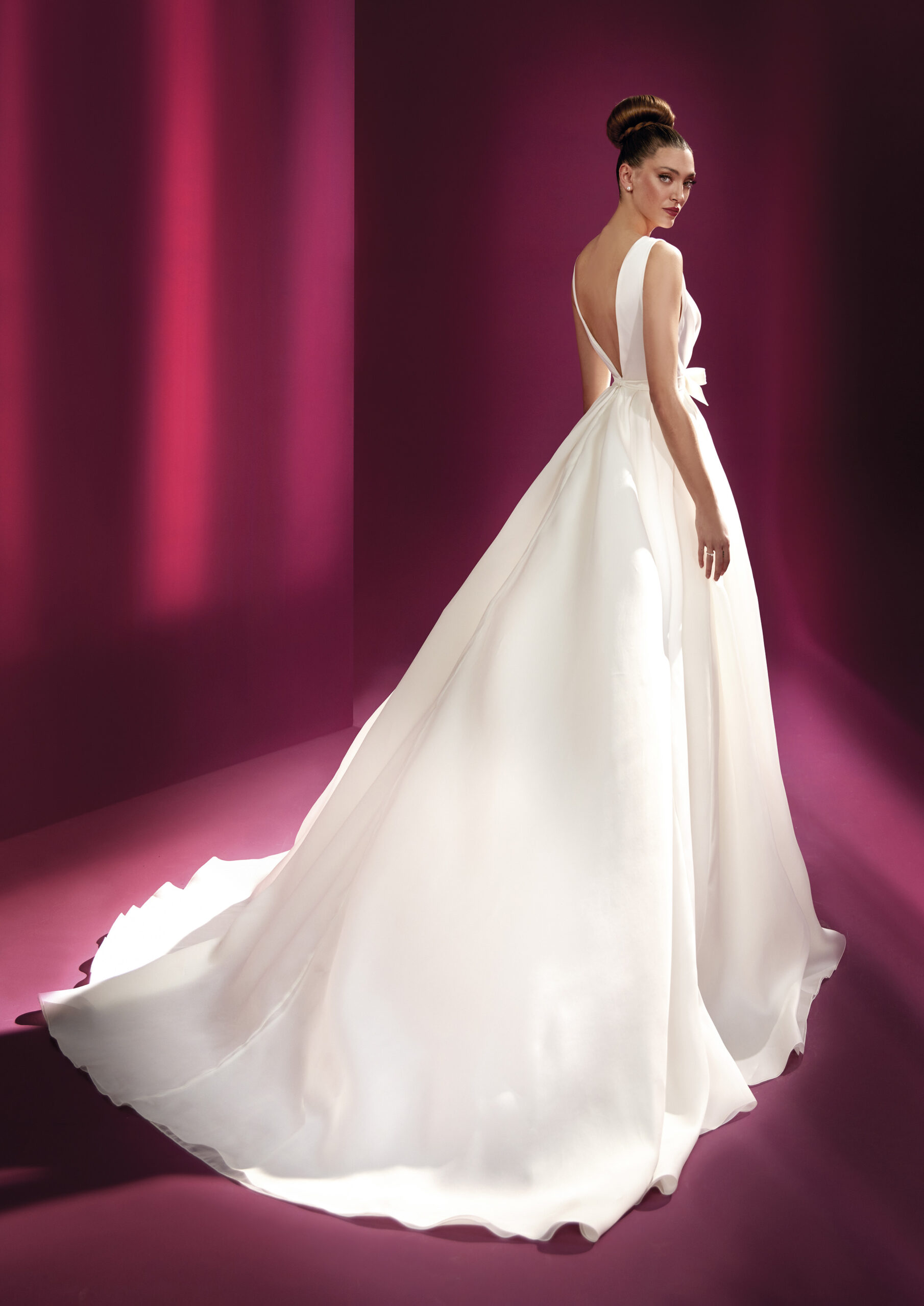 VESTIDO DE NOIVA ALTA COSTURA BELO HORIZONTE PRONOVIAS ATELIER PRONOVIAS ROSA CLARÁ GAETANA MORATO NICOLE MILANO VERA WANG BRIDE SÃO PAULO BRASÍLIA VESTIDO NOIVA PRINCESA MINIMALISTA MODERNO EVASÊ SEREIA MIKADO SEDA CETIM RENDA PRONOVIAS PRIVÉE