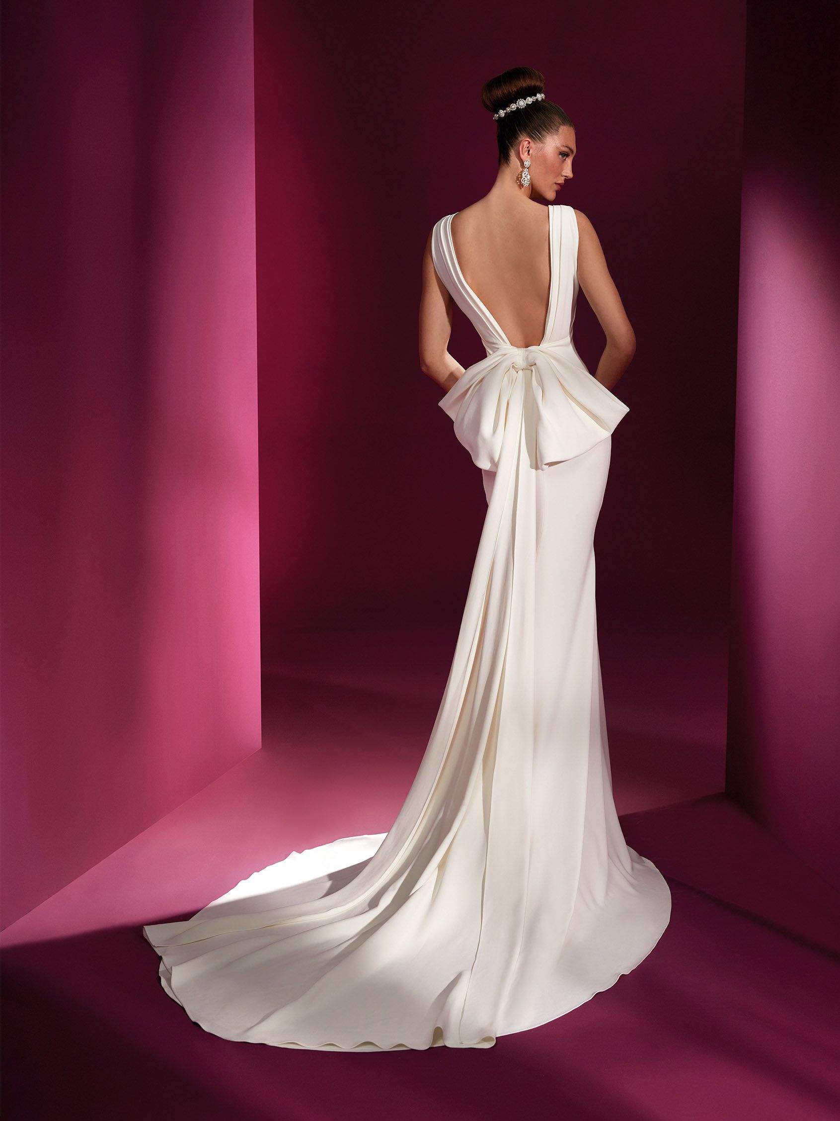 VESTIDO DE NOIVA ALTA COSTURA BELO HORIZONTE PRONOVIAS ATELIER PRONOVIAS ROSA CLARÁ GAETANA MORATO NICOLE MILANO VERA WANG BRIDE SÃO PAULO BRASÍLIA VESTIDO NOIVA PRINCESA MINIMALISTA MODERNO EVASÊ SEREIA MIKADO SEDA CETIM RENDA PRONOVIAS PRIVÉE